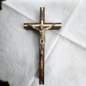 Vintage Crucifix Brass Wood Religious Catholic Wall Hanging 8"